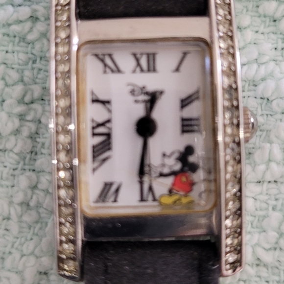 Disney Limited edition Mickey Mouse watch - Picture 2 of 4